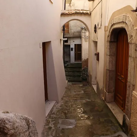Nel Vecchio Borgo *